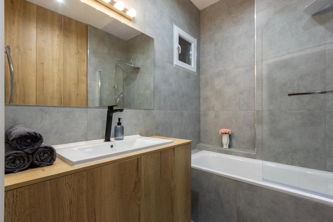 Glamorous Modern Apartment In The Hearth Of Budapest Esterno foto